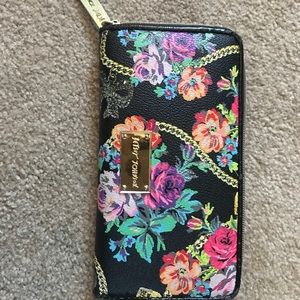 Betsey johnson wallet